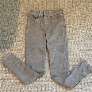 American Eagle camo pants